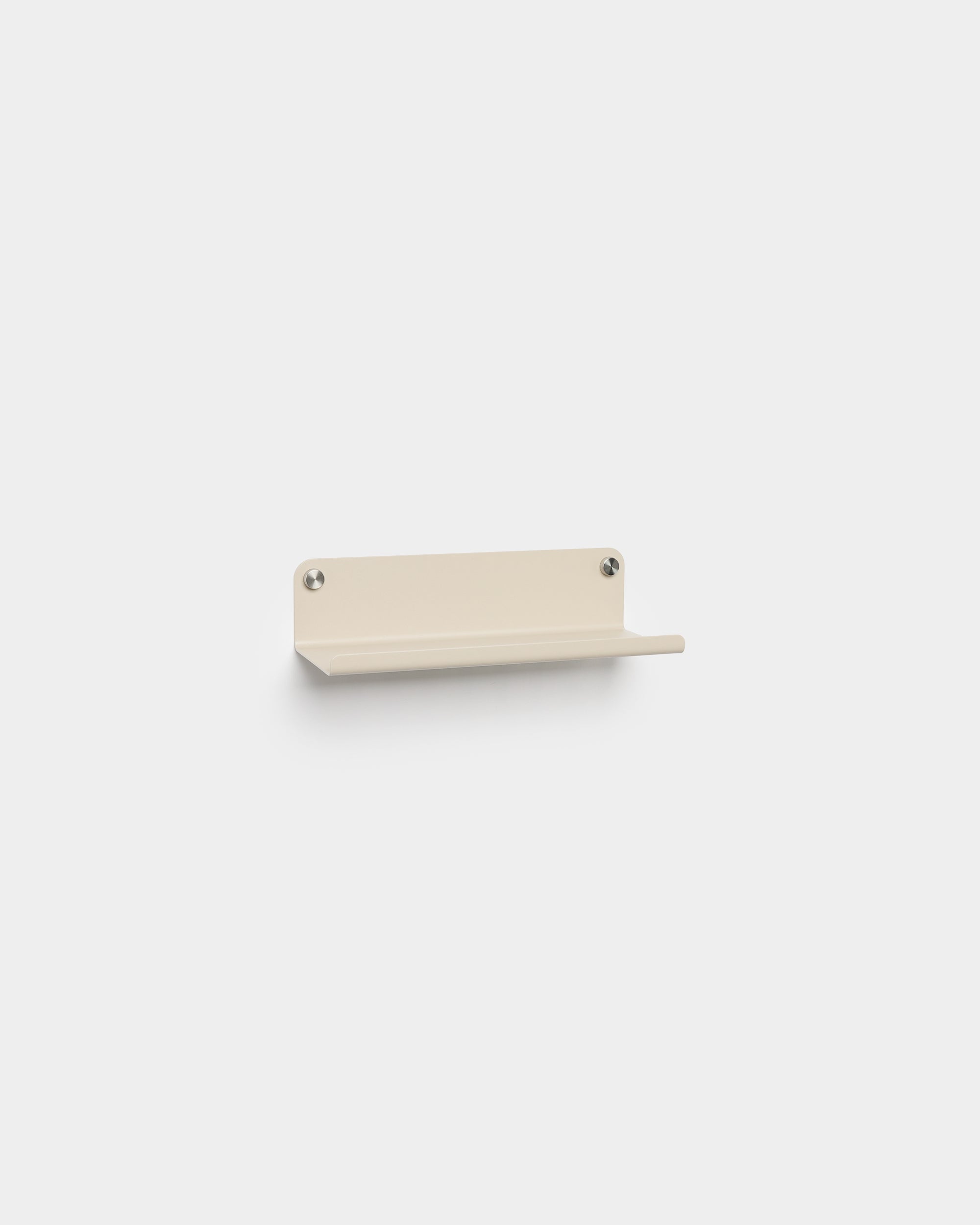 WoodUpp Norr bred hylle i beige, 35,9 cm, med et minimalistisk nordisk design, to synlige skruer, vist mot en ren hvit bakgrunn.
